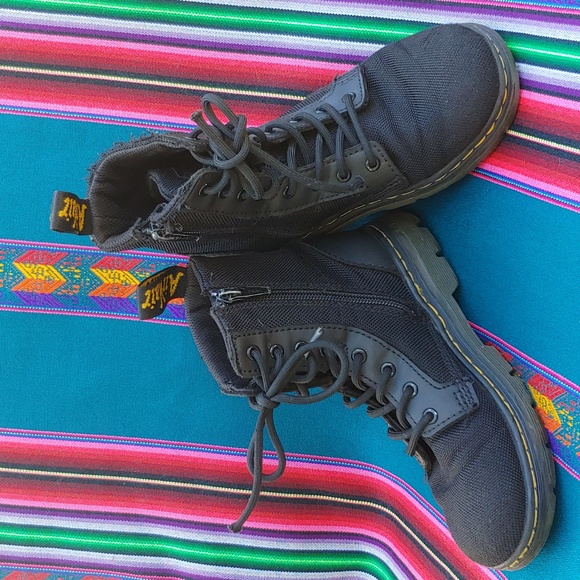 Dr. Martens Junior Combs Black Lightweight Casual Boots with Side Zipper Size 1 - Picture 8 of 17